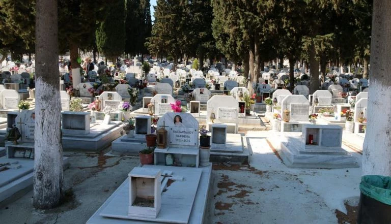 Αυτοκτόνησε μπροστά στο μνήμα της γυναίκας του – Η άγνωστη ιστορία πίσω από την τραγωδία!